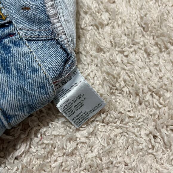 Urban Outfitters BDG Size 24 Light Wash Distressed High Rise Mom Jeans - Picture 7 of 7